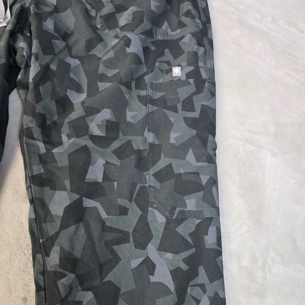 Womens FIGS Yola FREEx Lined Skinny Scrub Pants Bonsai Camo sz Lg - Picture 5 of 12